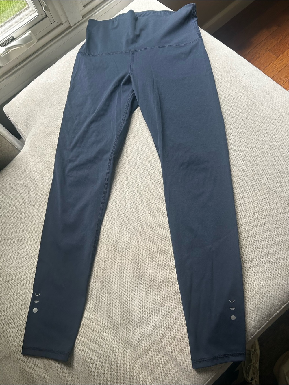 Elastique L’original High-Waist Navy Leggings with beading for lymph drainage